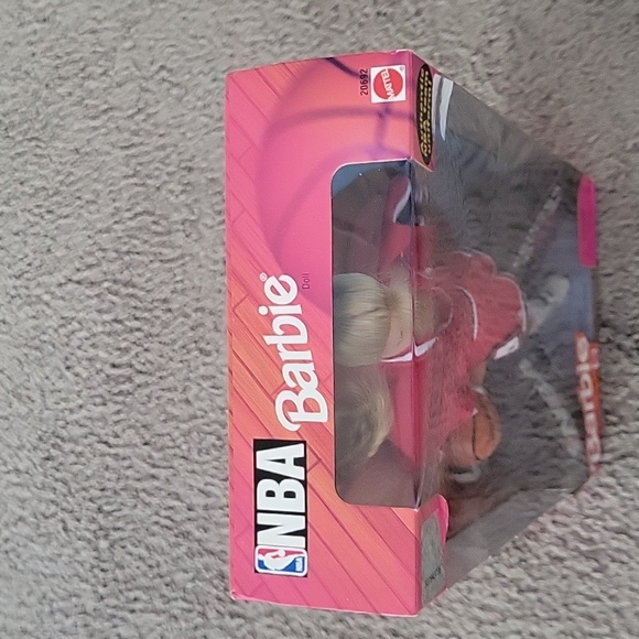 NBA Chicago Bulls Barbie - Picture 3 of 7